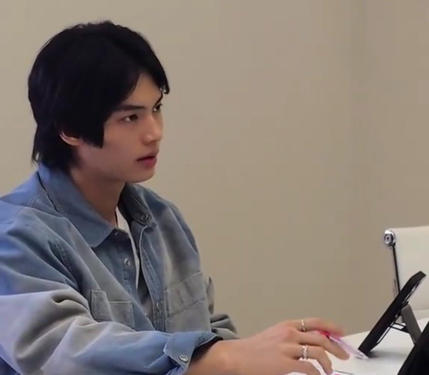 𝗪 𝗶 𝗻 tweet media