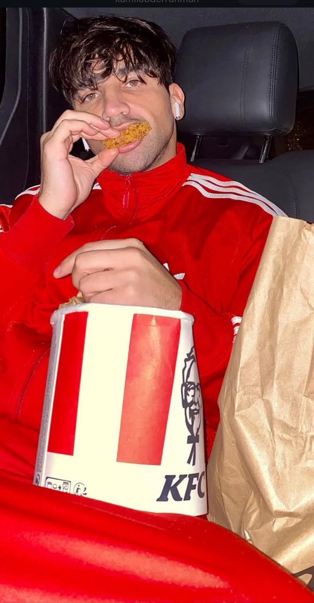 Tes convictions s’arrêtent lorsque t’as faim espèce de kelb enfant d’orgie libertine, tatoué jusqu’à l’os et non circoncis !