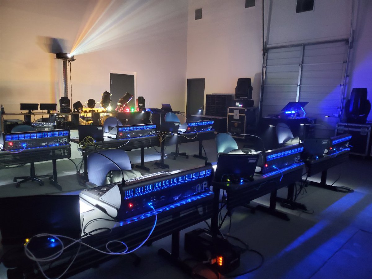 IncRuehling's tweet photo. Hog  Console Training is under way!  Still a couple of seats available for  sessions on Wednesday, Thursday and Friday.  Do NOT miss this chance to  learn hands-on from ETC/HES experts!  Register TODAY via this Portal:  https://t.co/HqdXMsDoHH https://t.co/1ODRIwhVfy