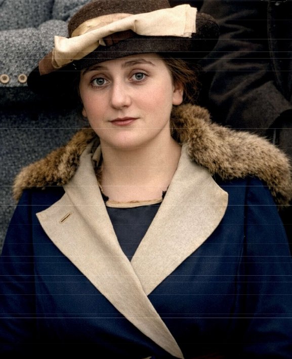Forez_Info's tweet photo. Le 7 mars #Saintetienne rendra hommage à Anne-Marcelle Schrameck (1896-1965) en donnant son nom à une allée. Elle fut en 1919 la première femme ingénieure diplômée d'une école des mines, celle de Saint-Etienne en l'occurrence. Photo/VSE https://t.co/CfcqMQMh3T