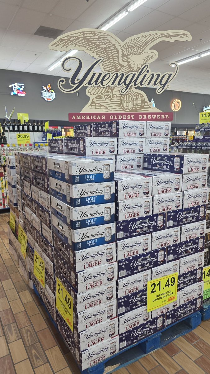 Tom_GPG's tweet photo. She's so beautiful.  Happy 1st day of @yuenglingbeer in Wisconsin. 
#Cheers https://t.co/g5Zw379GFq