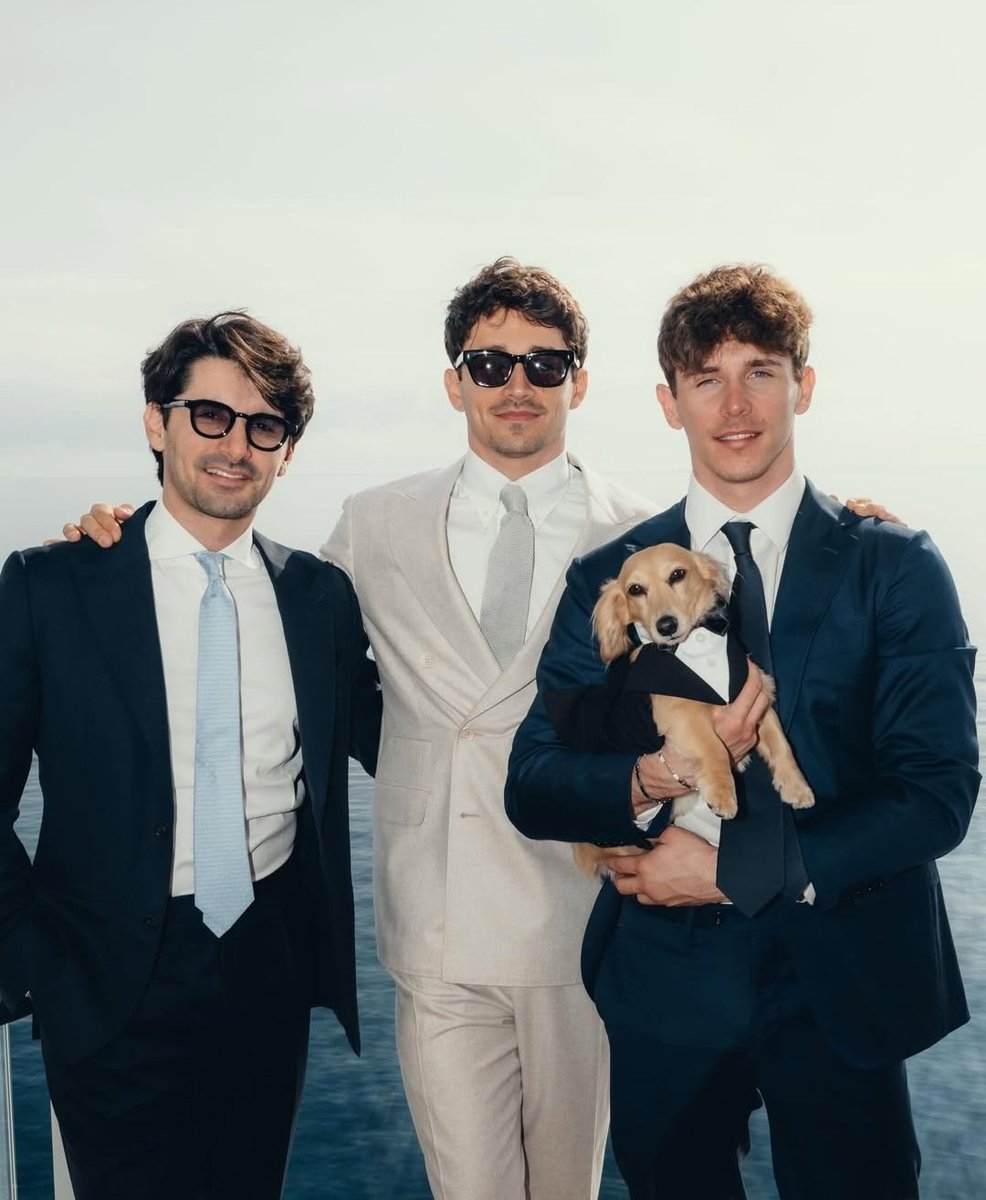 wdclebbl's tweet photo. not leo napping while his parents get married boy get your head in the game ‼️‼️‼️ https://t.co/6YzuUK0ZSP