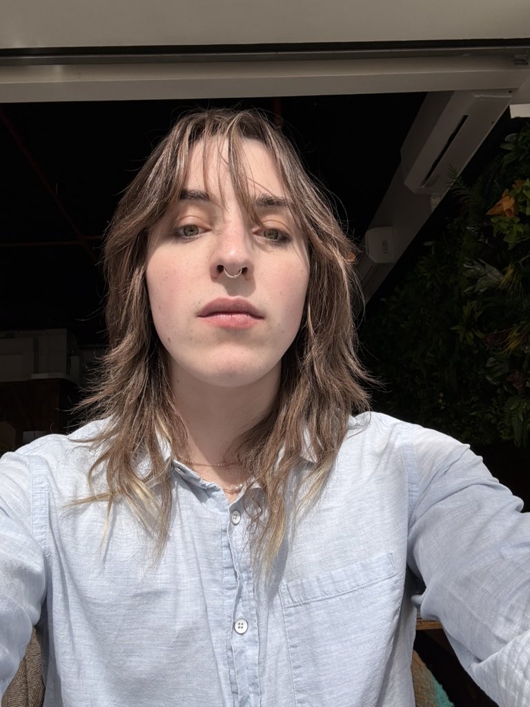 OceanOfIvy's tweet photo. Serving flawless androgyne realness at my new job today https://t.co/qYPFHaHOXH