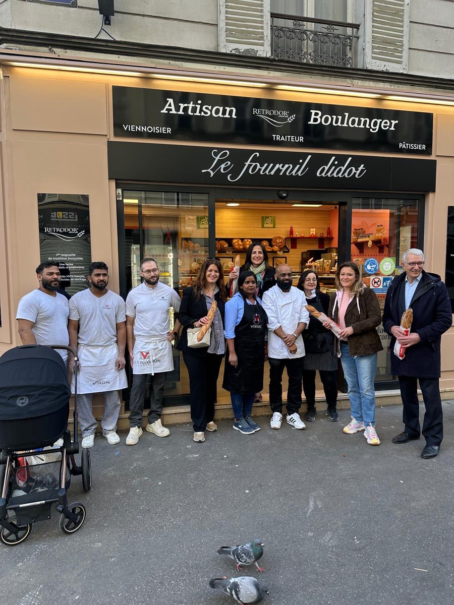 MarleneSchiappa's tweet photo. La meilleure baguette de #Paris c’est au Fournil Didot dans le 14e !
Merci à l’équipe pour cette matinée joyeuse de dégustation 😍 
Avec @oliviagregoire qui agit avec conviction &amp; talent pour les commerces &amp; la bonne nourriture
Merci Mme la Ministre pour ton soutien💪🏾 #Bournazel https://t.co/s92M4VeW1g