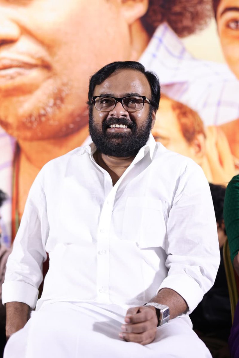 ToouringTalkies's tweet photo. Press Meet of #KenathaKanom happening today in Chennai 

@iYogiBabu @LovelynChand
#ActorRamakrishnan
@sureshsangaiah @Thiyagudop1
@PlSubentar @nivaskprasanna
@ramar_r @stuntsudesh
@srbabu74 @jiohotstartam
#BoxofficeStudio #Jegannath
@DreamWarriorpic @RBTalkies
@ProSrivenkatesh https://t.co/qojtsjO3ab