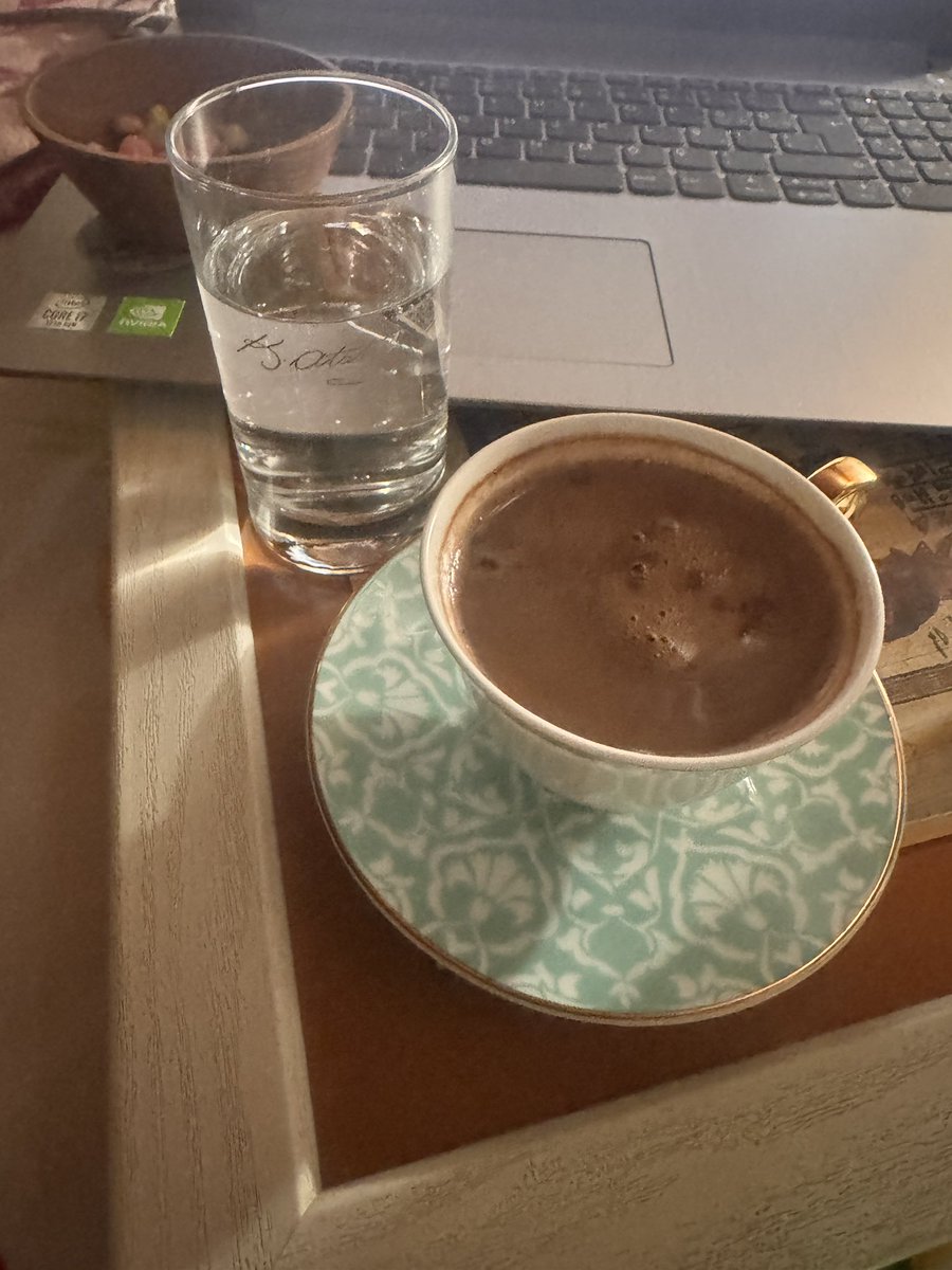 silatekin1907's tweet photo. İftar sonrası tabiki kahve keyfi olmazsa olmaz ☕️🍓
iyi akşamlar 🌼🦋
#2Mart #pazartesi #ramazan #iftar #kahve #TürkKahvesi #çilek #istanbul https://t.co/druinGJKNH