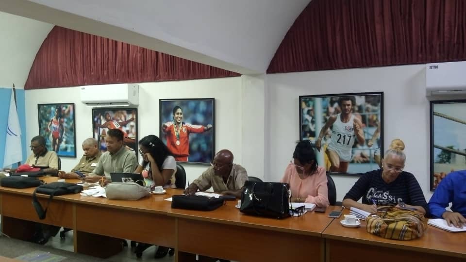 CDR_Cerro's tweet photo. #ElCerroTieneLaLlave Reunión de Puntualización de la dirección del municipio en la UCCFD Manuel Fajardo
#CDRCerro
#CDRHabana
#CDRCuba https://t.co/JqVYBkaEm8