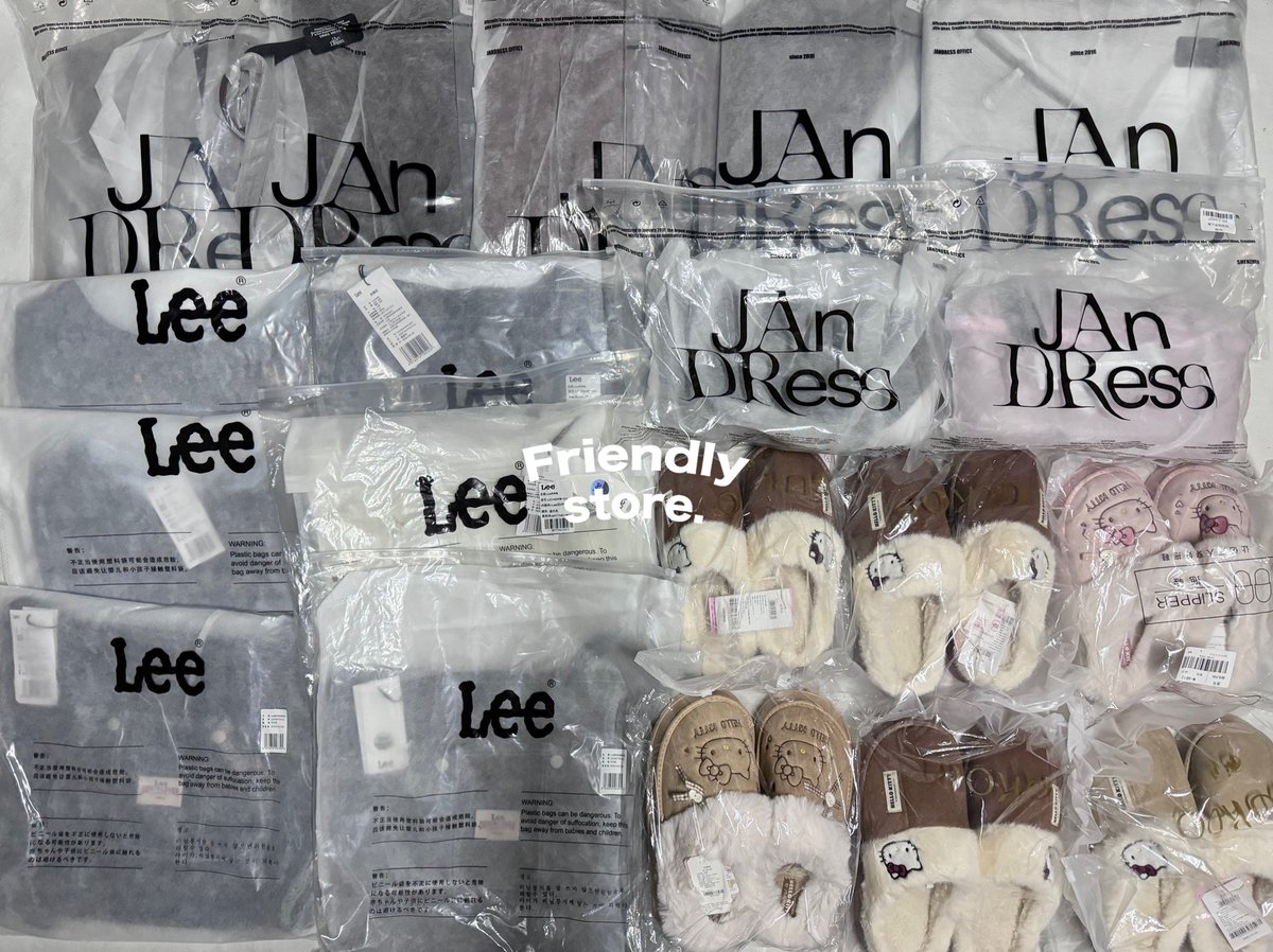 friendlyxstore's tweet photo. มาแล้ววว มหกรรมของพร้อมส่ง 3.3 🔥
ทุกชิ้นเป็นราคาโปรจากแบรนด์ SALE UP TO 80% 

🛒สั่งซื้อทาง shopee ของทางร้านได้เลยค่ะ *สินค้ามีจำกัดมากๆ : https://t.co/RJmHUoRren https://t.co/uiZkKtOAs3
