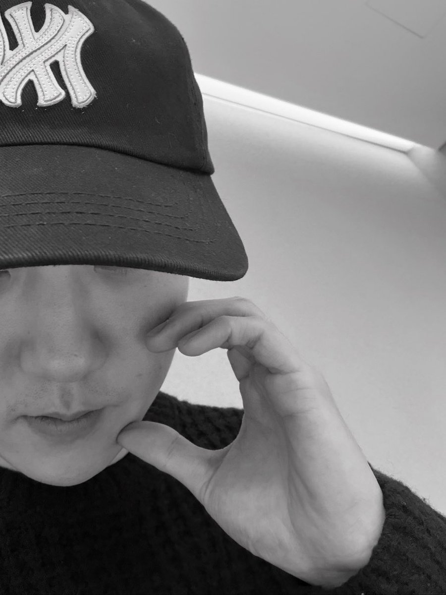 [🫧] 260302 #SEHUN Update💖

“ผมสัญญาไว้แล้วว่าจะอัพรูปท่าโบลฮาร์ต (หัวใจข้างแก้ม) เพราะงั้นก็เลยมารักษาสัญญาครับ”

“ต่อไปผมจะไม่สัญญาอะไรแบบนี้อีกแล้วนะ เพราะงั้นอย่าทำอีกเลย ฮงฮงฮง”