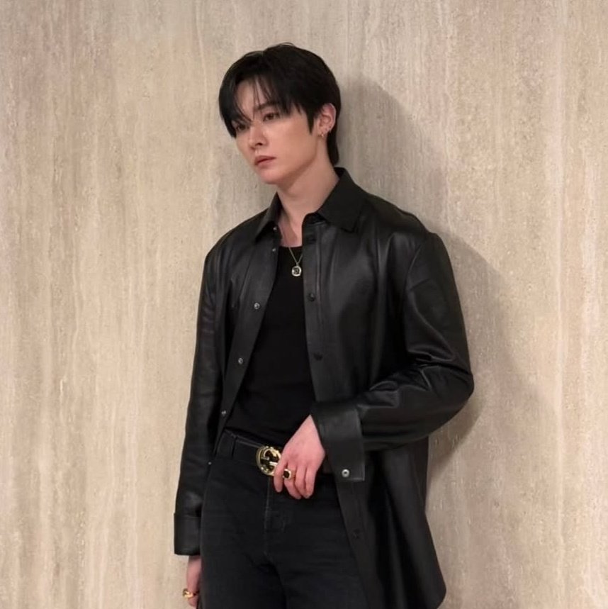 Actor Pavel shared that he met Lee Know of Stray Kids &amp; requested a photo. The manager hesitated, so Pavel showed his Instagram to confirm he’s an actor. Although a photo was taken, he wasn’t allowed to use his phone &amp; is unsure whether he will receive the picture.