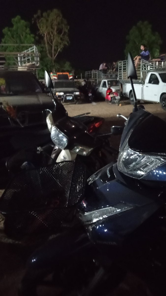 คนไร้ค่า tweet media