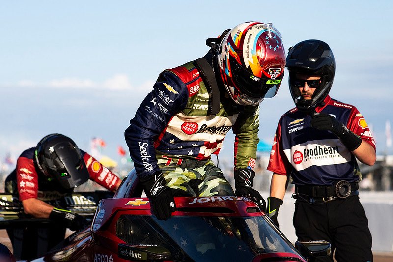 sting_ray_robb's tweet photo. First thing first, my mistake in lap 1 was a shame. Simply just didn’t warm the brakes enough. The team put together a great car for me yesterday at @GPStPete! We had some fast laps and car felt great. Gutted for the 14 and 47 crews for the early accident. @GoodheartVet https://t.co/piUIrATF51