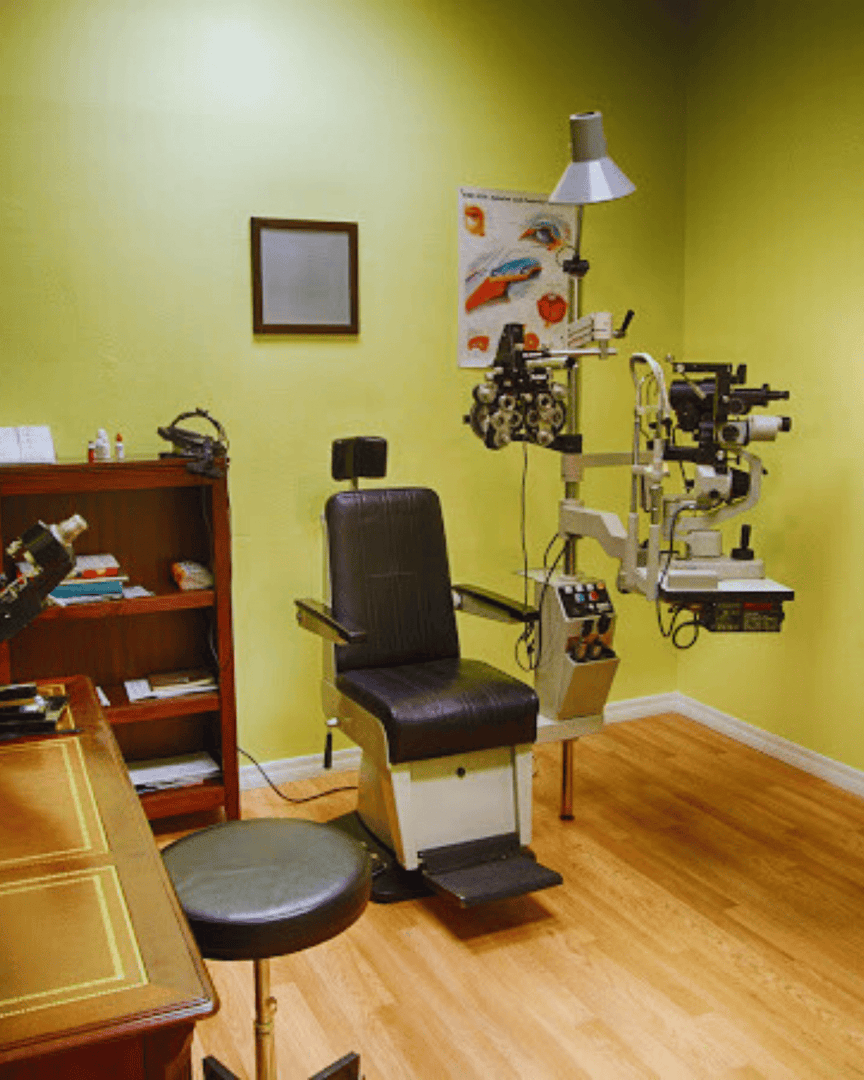 ✨ Small Business Spotlight: Eyeglass Maxx ✨

Affordable, professional eye care in Sarasota. 👓 Comprehensive exams, quality frames, contacts, and designer styles with personalized local service.

Clear vision. Honest pricing.

📍 Sarasota, FL