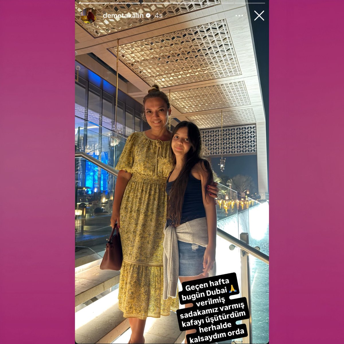 populicc's tweet photo. Demet Akalın, kızı Hira Kurt ile geçen hafta Dubai'de olduklarını söyleyerek bir fotoğraf paylaştı.

"Verilmiş sadakamız varmış kafayı üşütürdüm herhalde." https://t.co/ghzCEJcfOT