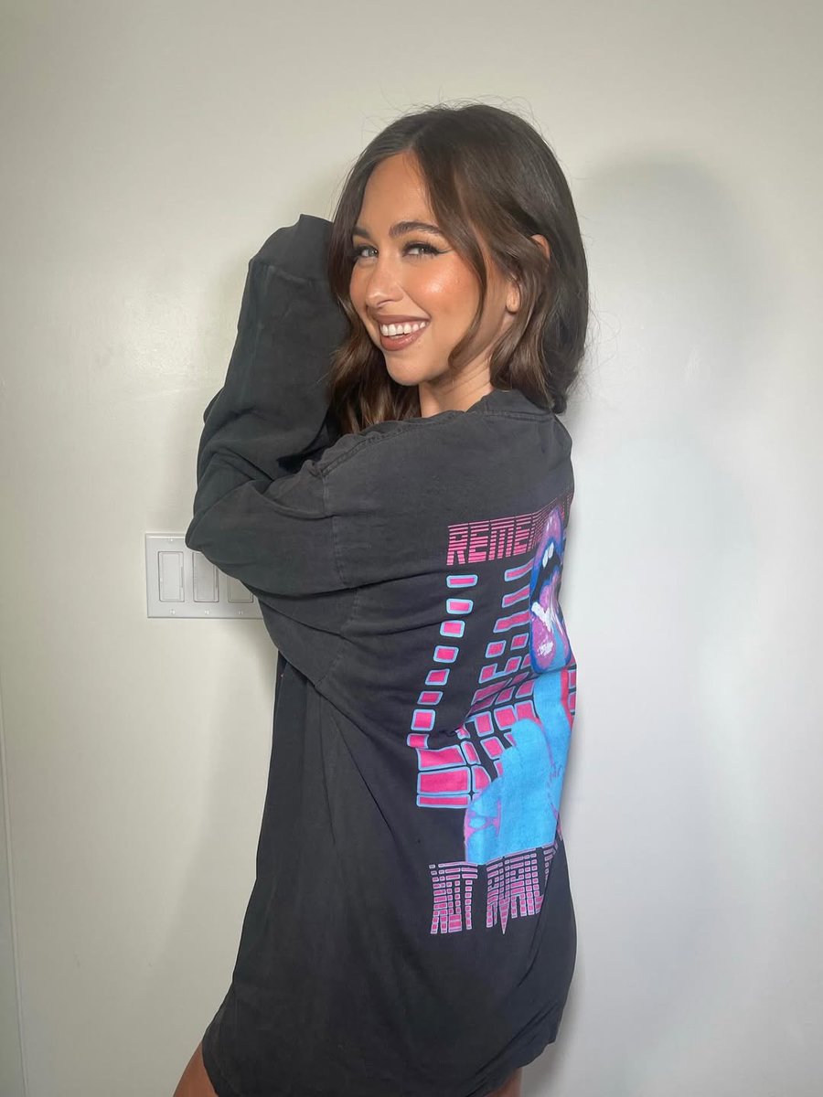 Riley Reid tweet media