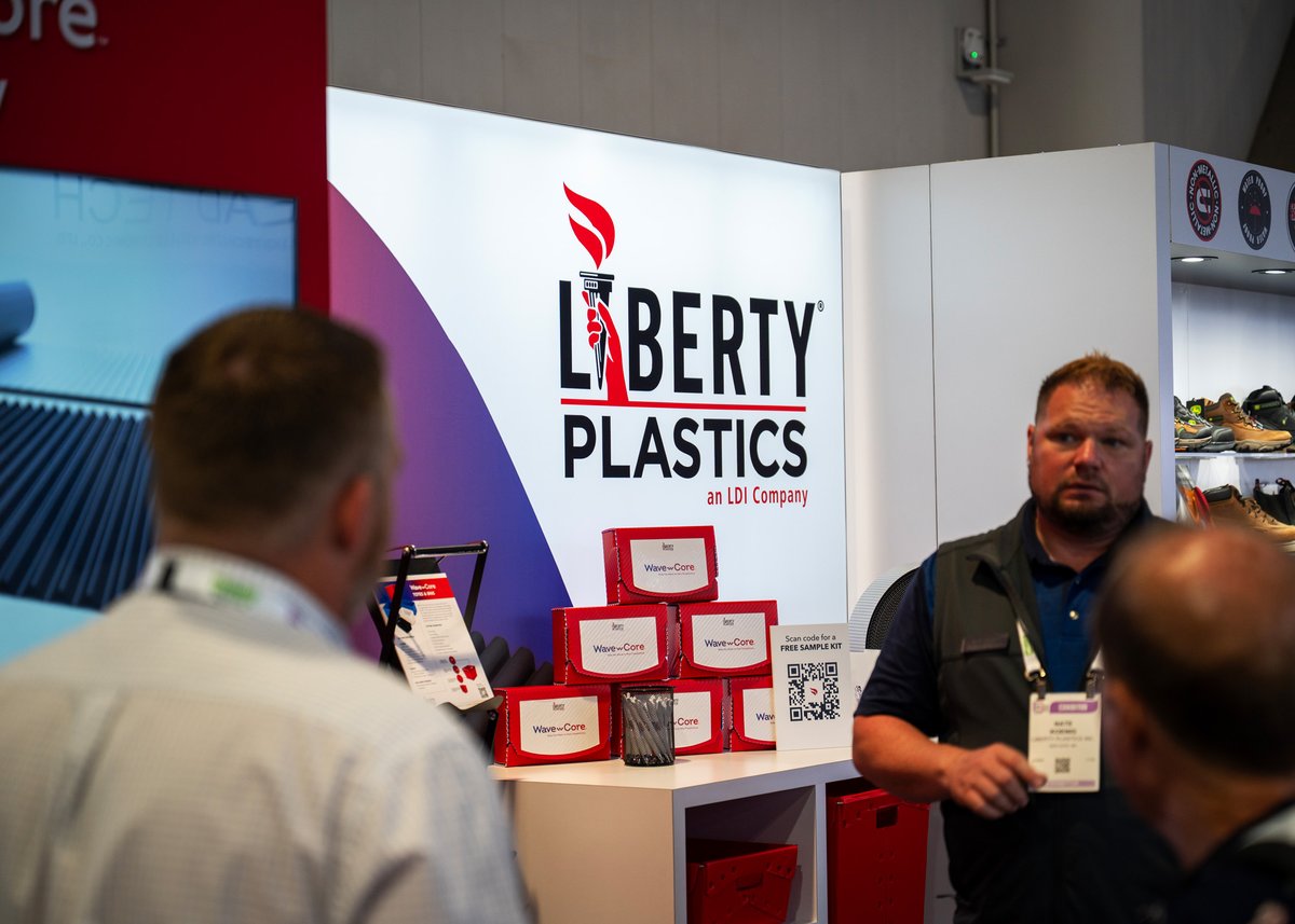 Featherlite Exhibits tweet media