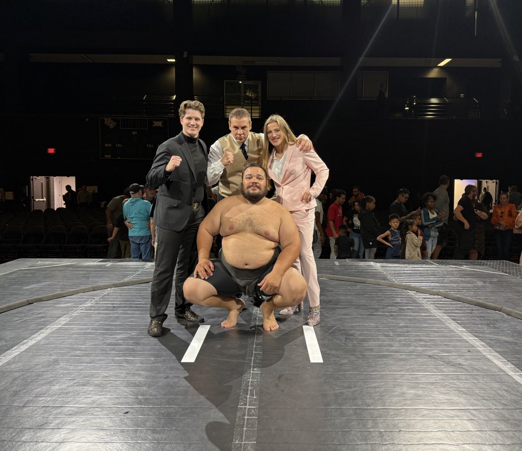 BenTheBaneDavis's tweet photo. Wild week! 🎤

Feb 26th - Provided commentary for the $50k IBJJF Absolute Grand Prix in California 🤼‍♂️

Feb 28th - Hosted+commentated Total Kombat 3 in Liverpool, UK 🥋

March 1st - Commentated WES Sumo event in Florida 🏝️

No rest - heading to Derby, UK on March 3rd for Misfits! https://t.co/oMBAgaXPpd