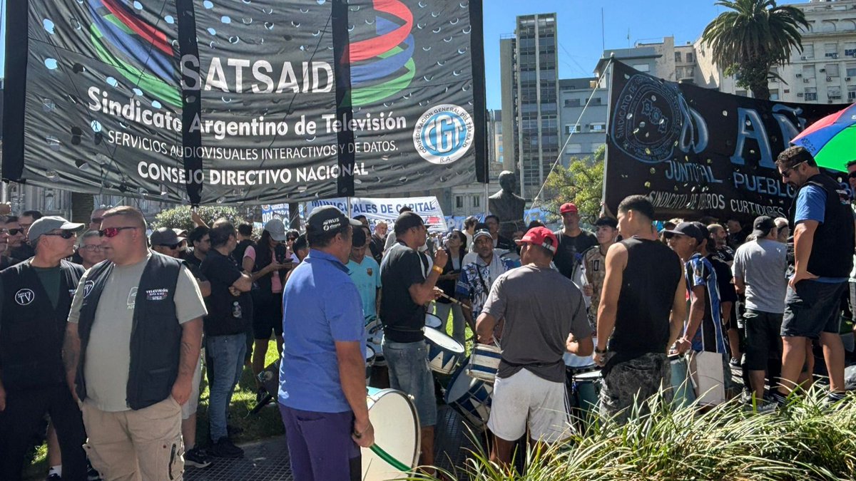 🇬🇲🥁 REFORMA LABORAL: SATSAID PRESENTE EN LA CONCENTRACIÓN DE LA CGT EN TRIBUNALES

💪 El sindicato participó en la convocatoria a acompañar la presentación judicial de la central obrera. 

Todos los detalles 👇
f.mtr.cool/yenugprqxc

#SATSAIDPresente #SATSAIDEnLucha