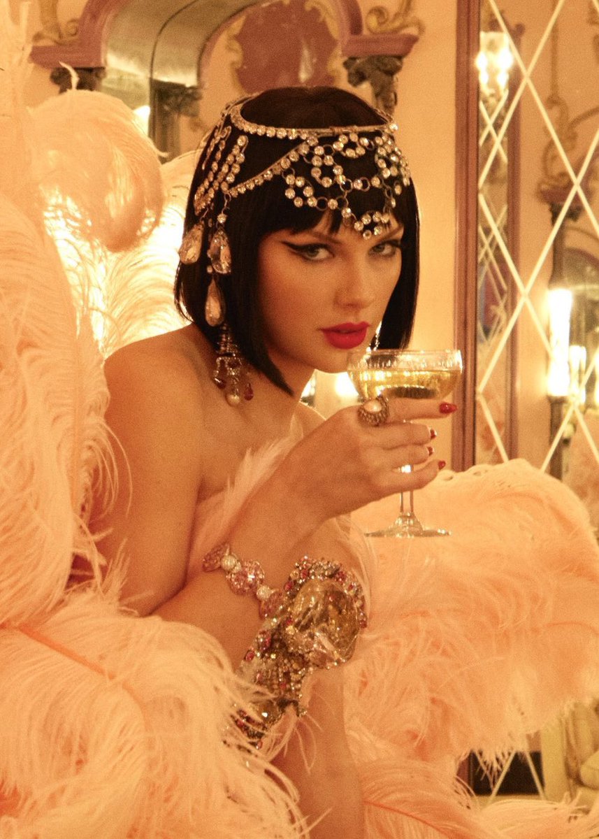 “Elizabeth Taylor” é o terceiro single do álbum ‘The Life of a Showgirl’ de Taylor Swift.