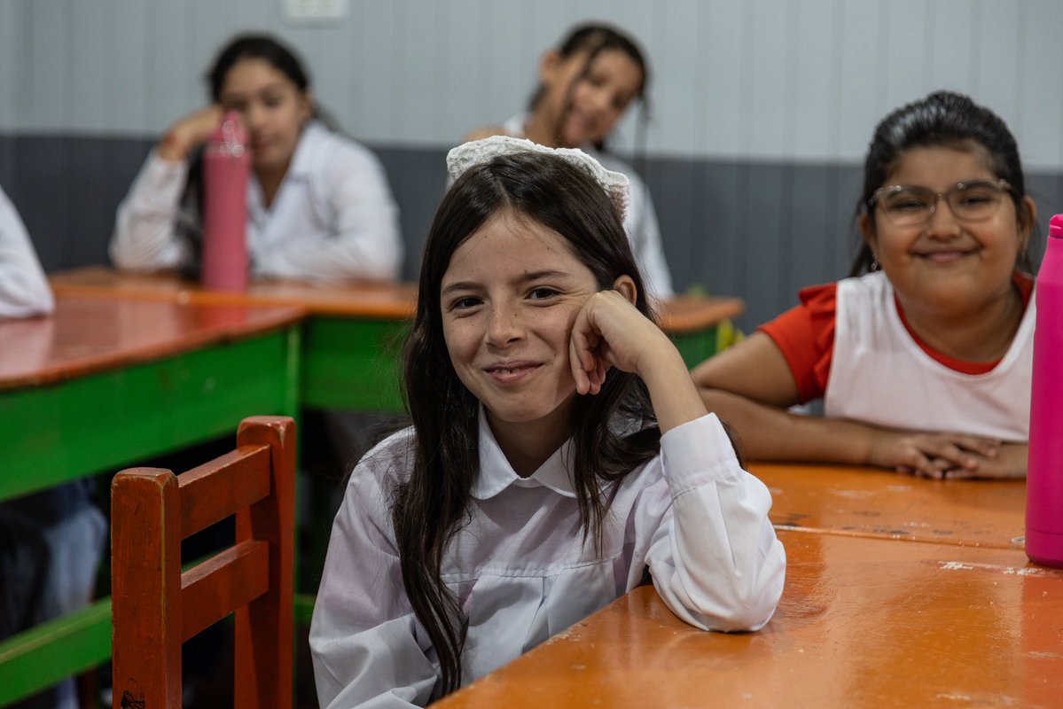 Educar no es solo transmitir conocimientos, es acompañar, es tener paciencia, es enseñar con cariño y vocación. Si algo deseo para este año es que nos tratemos con respeto, que nos cuidemos, que nos amemos los unos a los otros. Desde ahí se construye todo lo demás. 🙌🏻

¡FELIZ