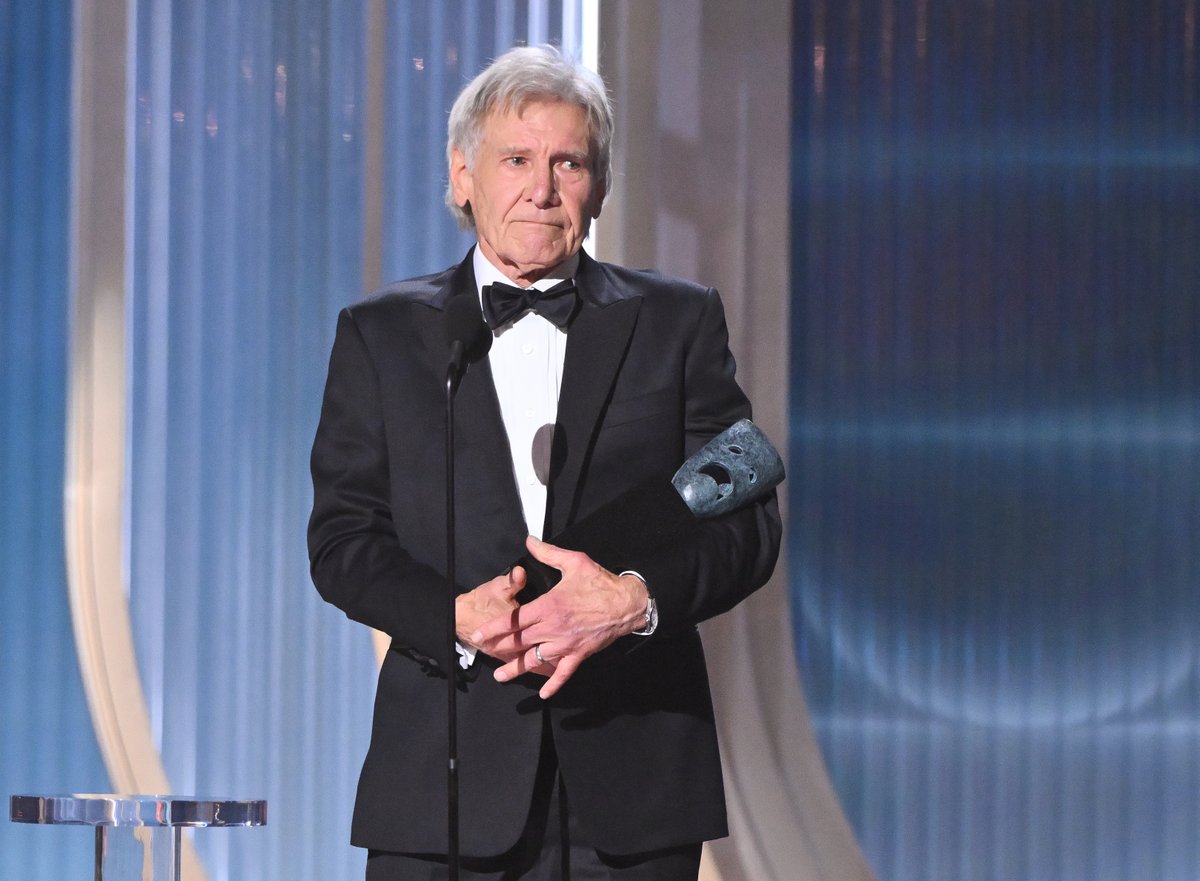 indexhu's tweet photo. „Szerencsés fickó vagyok” – Harrison Ford a könnyeivel küszködve vette át életműdíját.

https://t.co/C5tk1DsThm

Fotó: Michael Buckner / Variety / Getty Images

#SAGAwards #Harrison_Ford #award #indexhu https://t.co/QXtG8RFLAG