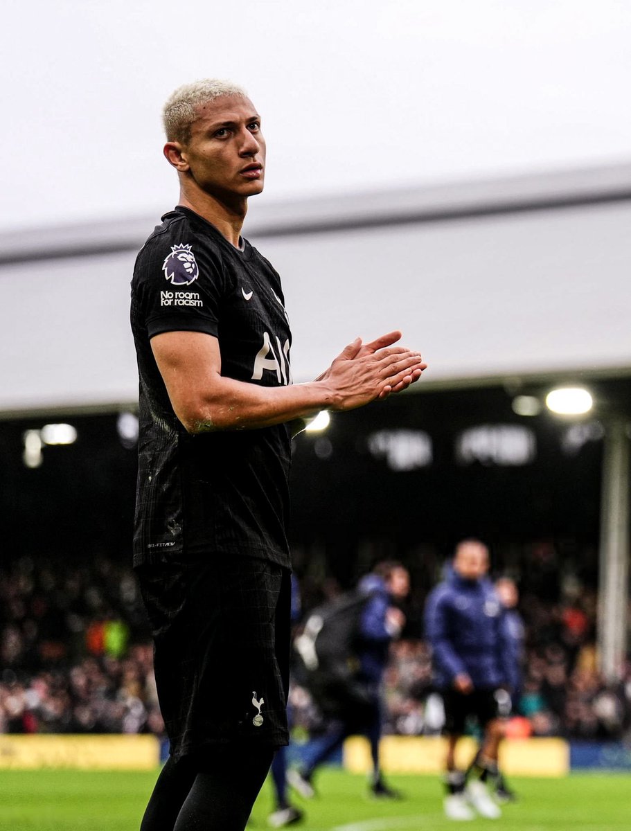 ⚠️🏴󠁧󠁢󠁥󠁮󠁧󠁿 Los jugadores del Tottenham sufrirían RECORTES del ¡50% DEL SALARIO! en caso de descender de la Premier League por las cláusulas de contrato. 

‼️ Hoy están a 4 PUNTOS del descenso, con 10 fechas por jugarse, y en 8VOS de Champions.

Aún debe enfrentarse a Liverpool, Aston