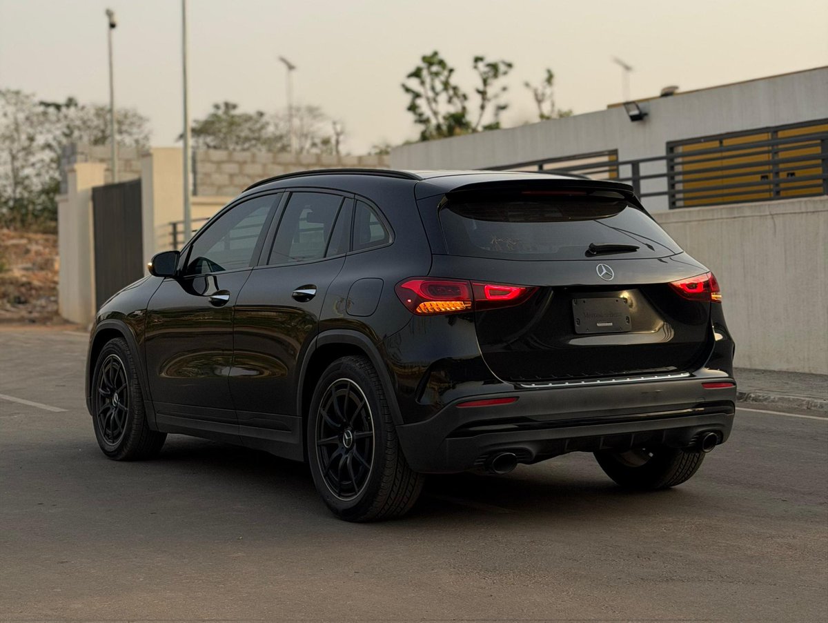 Abj_Auto_cars's tweet photo. ‼️ MERCEDES-BENZ GLA35 AMG — 2021
📃 DUTY: Original custom duty ☑️
🏷️ PRICE: ₦70,000,000
📍 LOCATION: #Abuja 🇳🇬
📞 CALL/WHATSAPP: 08052712169 / 09112199464
Pocket AMG performance — hot hatch energy in a compact SUV body; thrilling daily driver. #GLA35 #AMG #PerformanceSUV