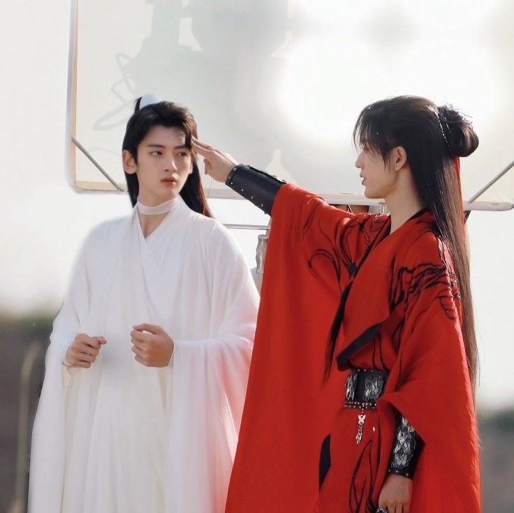 แล้วเรื่องนี้อะพี่ ออนกี่โมง รอ800ปีไม่ไหวนะพี่