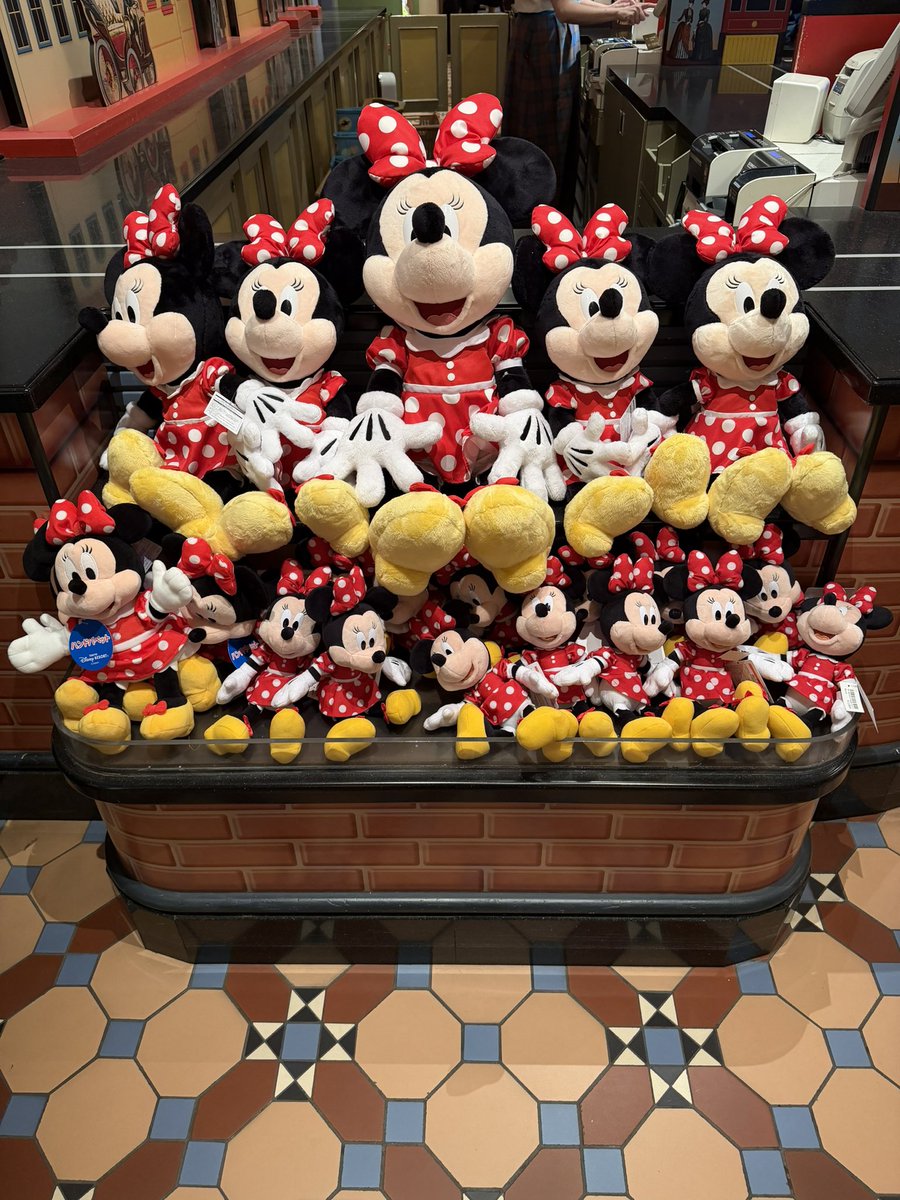 おそらく今日だけのミニーの日らしさ全開の飛び込みたくなる商品