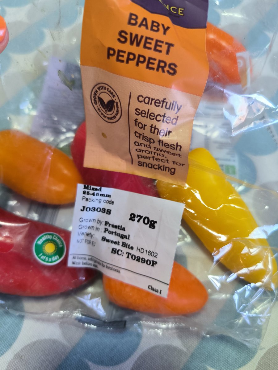 VerityRacose's tweet photo. Hey @sainsburys 
I got these peppers in my delivery on Saturday at 8pm. Just opened them to have at lunchtime now and two of them are all mouldy. https://t.co/RwMoF8VXbo