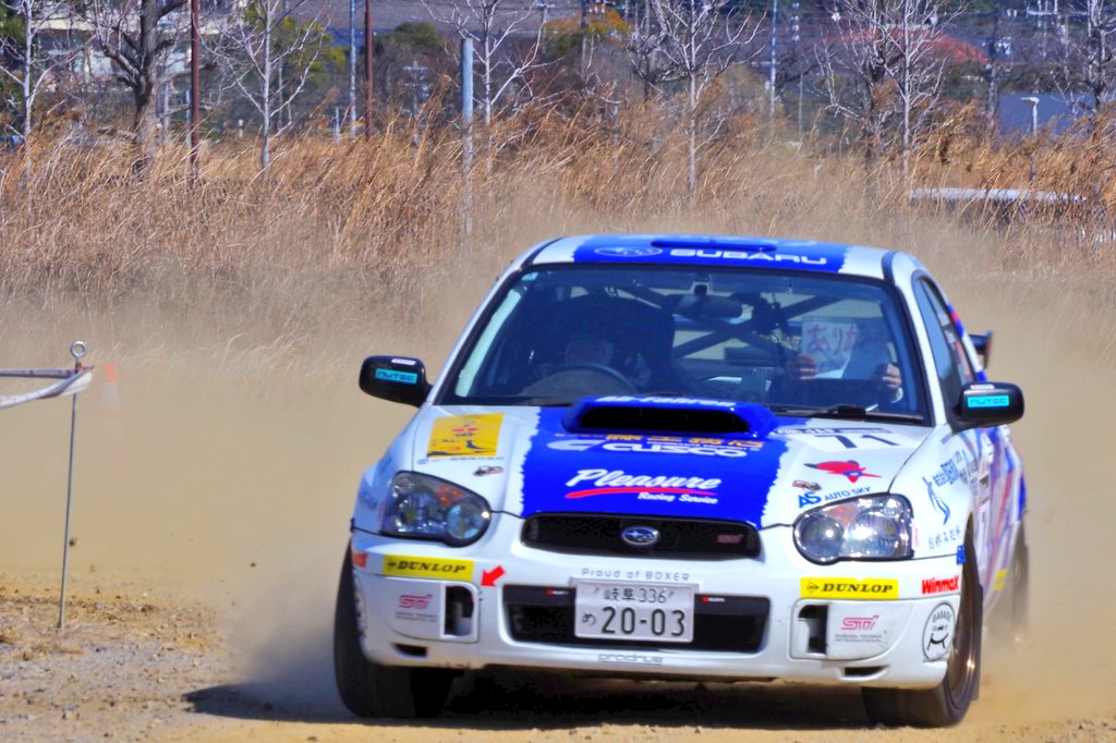kenken2112's tweet photo. 2026/02/28〜03/01ラリー三河湾振り返り①
やはりグラベルを走るラリー車を見るのは楽しい😆❗️そしてコドラさんもペースノートを読む仕事をしっかりとこなしながらお手振りや手書きのメッセージでギャラリーにサービスしてくれるのも嬉しい☺️
#ラリー三河湾
#全日本ラリー 
#キズナSS
#kizunass https://t.co/tFamy2kYjv