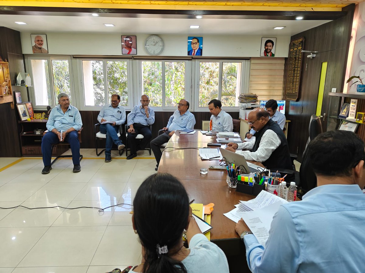 BCCLofficial's tweet photo. A hybrid meeting chaired by the Director (HR) Shri Murli Krishna Ramaiah took place with GMs/HODs and Area Manager (HR) and their teams to discuss implementation of the ‘Seva Sankalp’ resolution on 2.3.2026. The discussions focused on translating the pillars of Seva Sankalp into actionable HR interventions, including fostering a ‘Karmik Mandir’ culture rooted in Seva Bhav, advancing the ‘Perform Express’ framework for performance excellence, reinforcing employee-centric services under ‘Customers Devo Bhava’, identifying and prioritising CSR & welfare activities with Effective Corporate Governance, and building a Viksit Company aligned with the vision of Viksit Bharat 2047. 
#SevaSankalp #BCCL