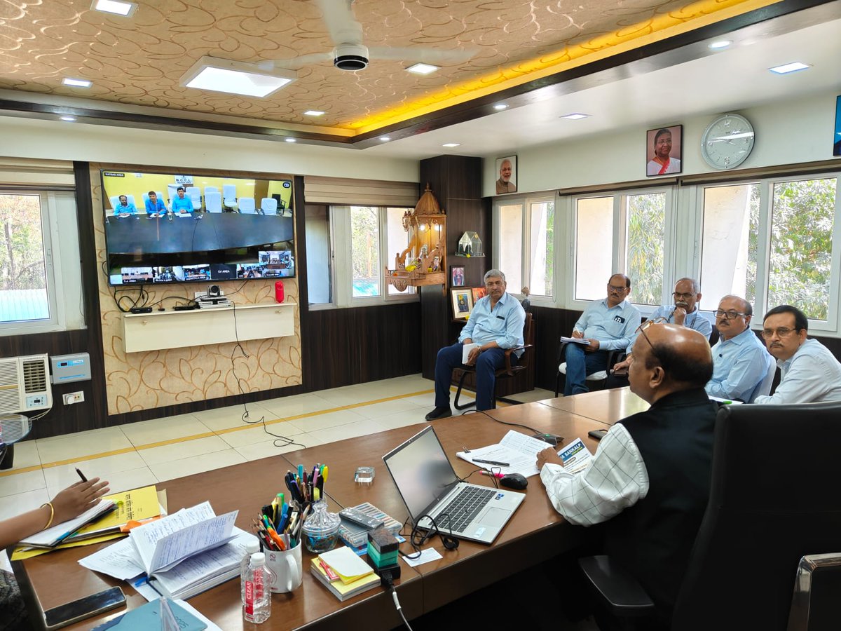 BCCLofficial's tweet photo. A hybrid meeting chaired by the Director (HR) Shri Murli Krishna Ramaiah took place with GMs/HODs and Area Manager (HR) and their teams to discuss implementation of the ‘Seva Sankalp’ resolution on 2.3.2026. The discussions focused on translating the pillars of Seva Sankalp into actionable HR interventions, including fostering a ‘Karmik Mandir’ culture rooted in Seva Bhav, advancing the ‘Perform Express’ framework for performance excellence, reinforcing employee-centric services under ‘Customers Devo Bhava’, identifying and prioritising CSR & welfare activities with Effective Corporate Governance, and building a Viksit Company aligned with the vision of Viksit Bharat 2047. 
#SevaSankalp #BCCL