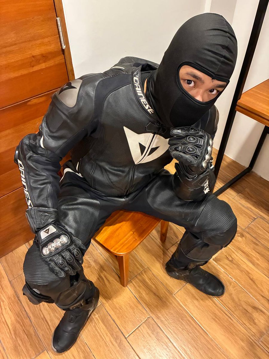 BikerLoverPh's tweet photo. Can't take my eyes off you ❤️

#dainese #dainesebiker #daineseleatherbiker #leatherbiker #gearfetish #bikerfetish #bikersuit #leatherfetish #bikerfetish
#fetishph #fetishmnl #bikermnl #leathermnl #bikerph #leatherph
#alpinestars #daineselagunaseca #lagunaseca https://t.co/xiaDnT2qhv