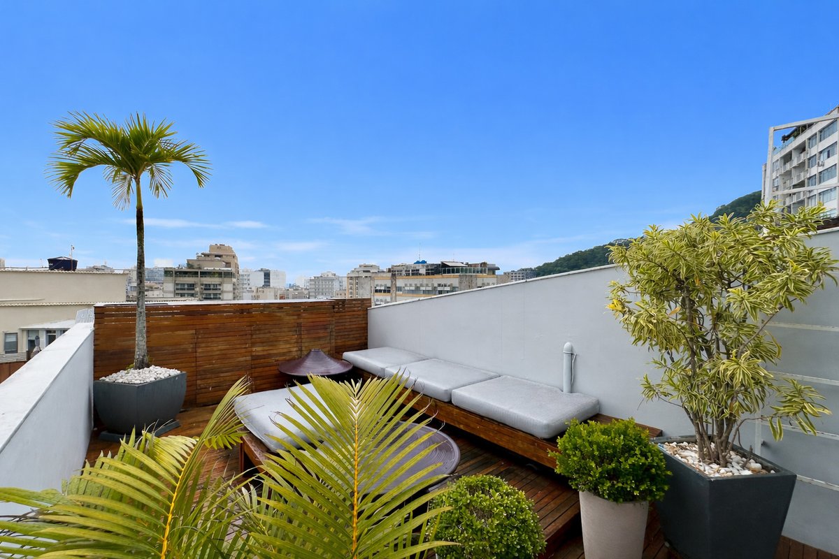 _whereinrio's tweet photo. 🇧🇷 VENDA | SALE • REF: W01.393 • R$ 2.950.000,00

Cobertura triplex reformada no Alto Leblon. Entre em contato e agende sua visita!

📐 200 m²
🛏️ 3 Quartos
🚿 3 Banheiros
Portaria 24h

https://t.co/rb5qR8aL26

#imoveisdeluxo #coberturatriplex #luxurylifestyle https://t.co/QkygeZwMnw