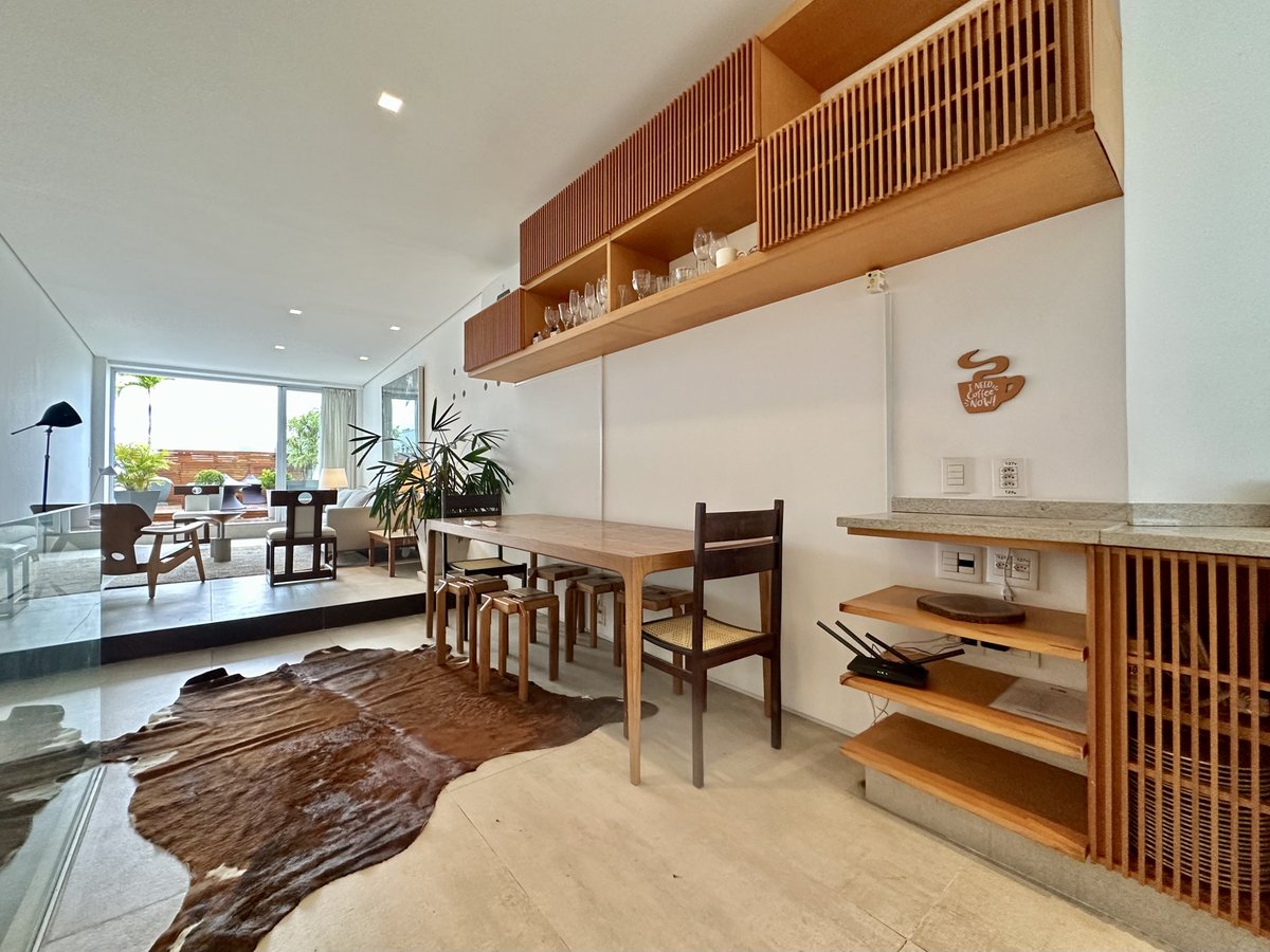_whereinrio's tweet photo. 🇧🇷 VENDA | SALE • REF: W01.393 • R$ 2.950.000,00

Cobertura triplex reformada no Alto Leblon. Entre em contato e agende sua visita!

📐 200 m²
🛏️ 3 Quartos
🚿 3 Banheiros
Portaria 24h

https://t.co/rb5qR8aL26

#imoveisdeluxo #coberturatriplex #luxurylifestyle https://t.co/QkygeZwMnw