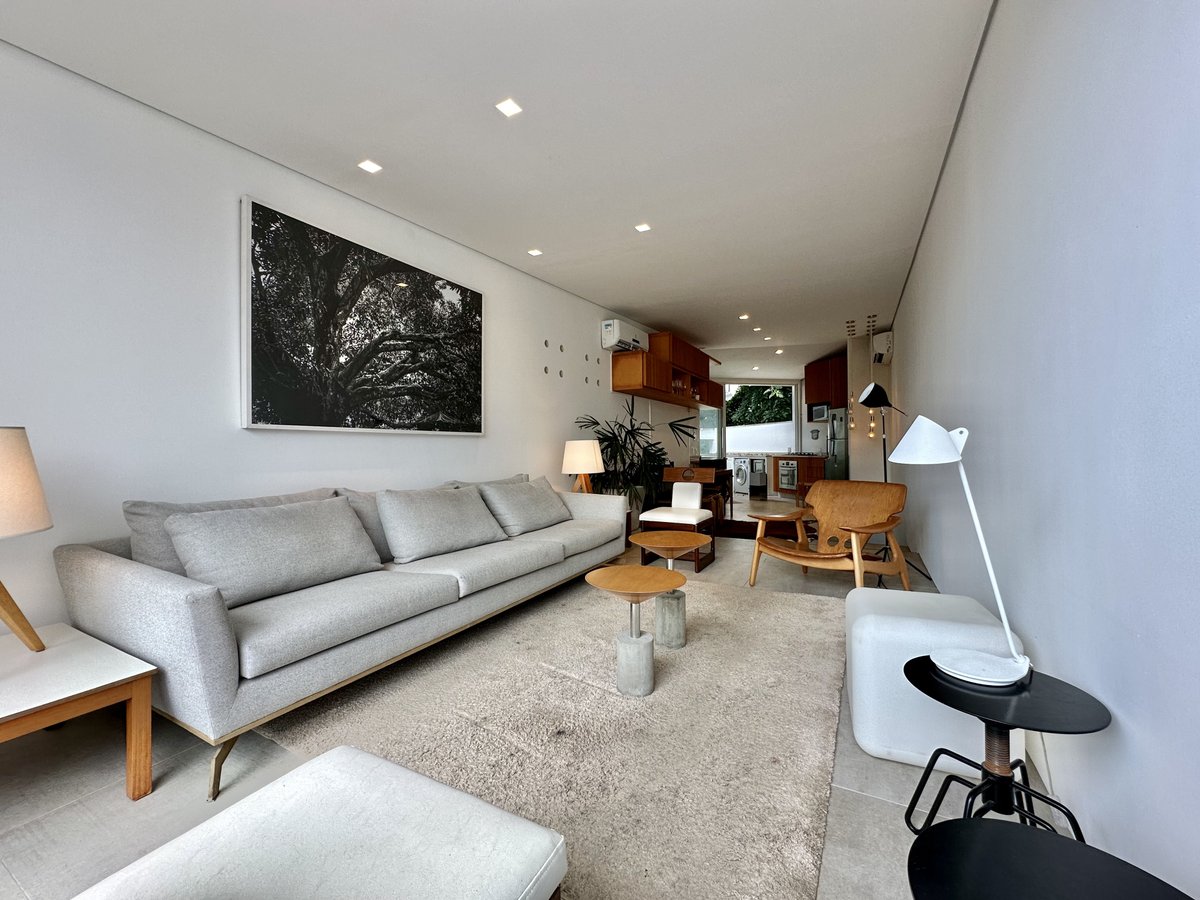 _whereinrio's tweet photo. 🇧🇷 VENDA | SALE • REF: W01.393 • R$ 2.950.000,00

Cobertura triplex reformada no Alto Leblon. Entre em contato e agende sua visita!

📐 200 m²
🛏️ 3 Quartos
🚿 3 Banheiros
Portaria 24h

https://t.co/rb5qR8aL26

#imoveisdeluxo #coberturatriplex #luxurylifestyle https://t.co/QkygeZwMnw