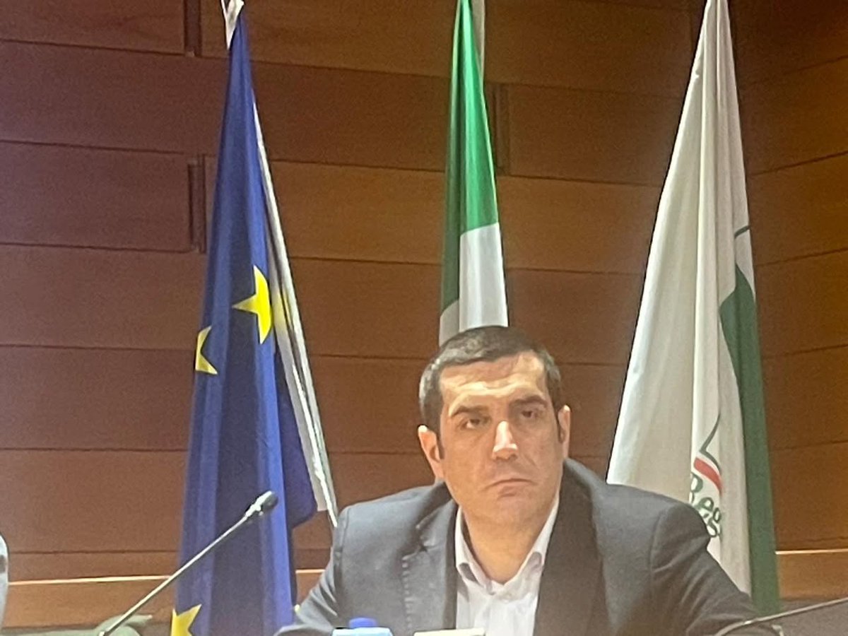 cuper_ER's tweet photo. Presenti con il presidente del CUP ER Alberto Talamo all'incontro del Patto per il Lavoro, il Clima e l'Economia Sociale che si è svolto oggi in @RegioneER.

All'incontro le più alte cariche della Regione Emilia-Romagna per discutere del futuro del nostro territorio.

#cuper https://t.co/R6L4unLdOv