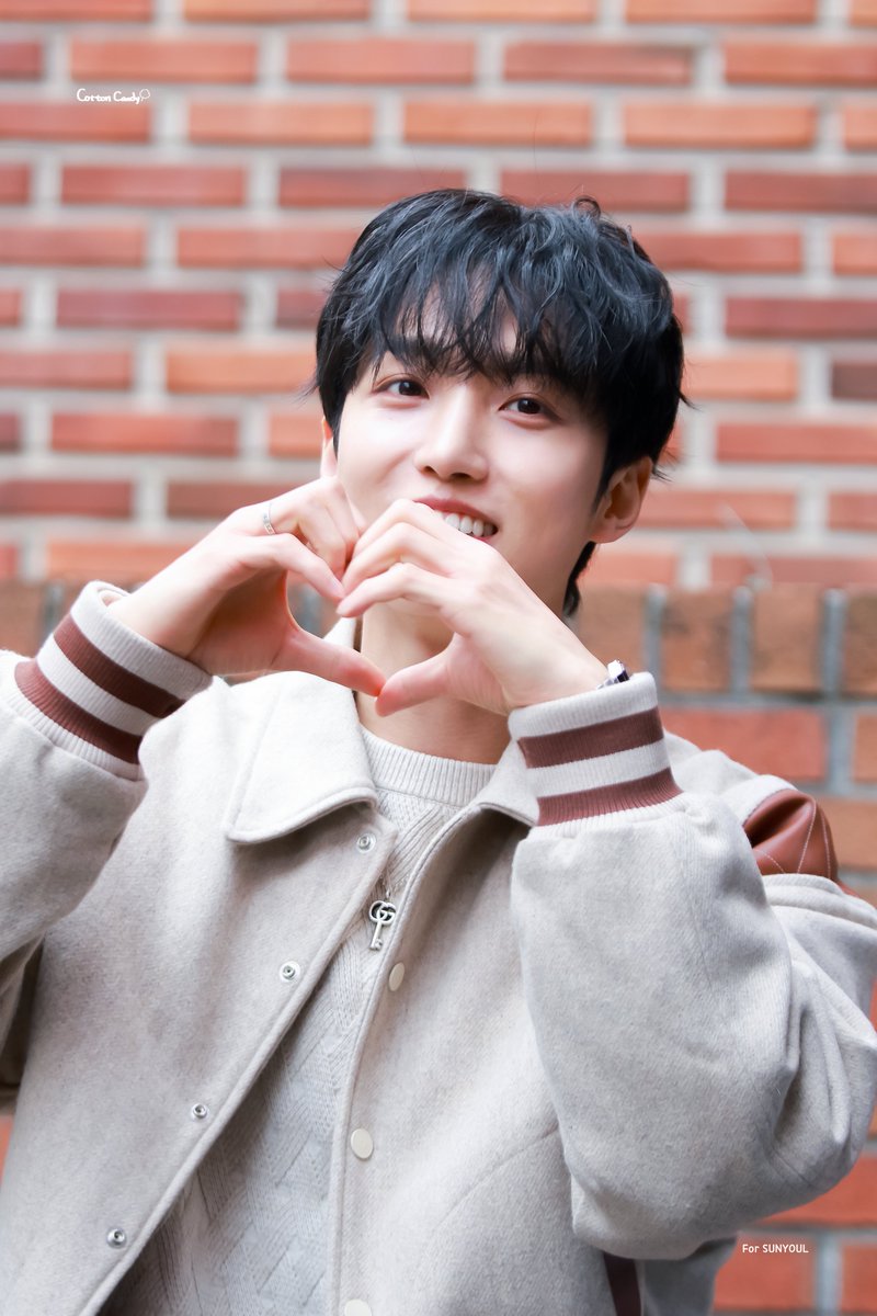 Cotton1106candy's tweet photo. 가나디 네컷? 
૮ ˆﻌˆ ა

260301 HQ
#선율 #SUNYOUL #선예인
#달콤한_캔디처럼 #핑크솔트율 https://t.co/Zozid8BRfj