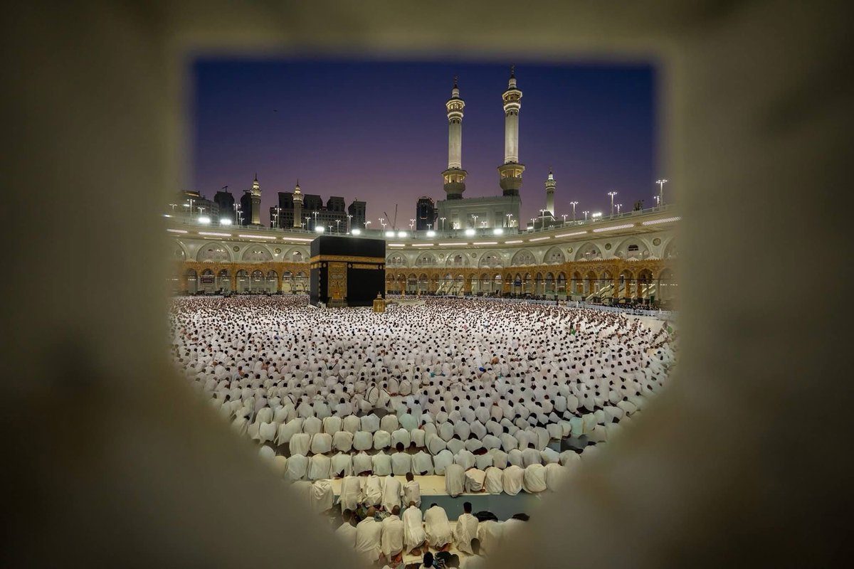 "اللّٰهُمَ اٰمِنَّا فِي أَوْطَانِنَا، وَأَدِمْ نِعْمَةَ الأَمْنِ وَالاسْتِقْرِارِ فِي بِلادِنَا" O Allah, grant us security in our lands, and continue to bless us with peace and stability