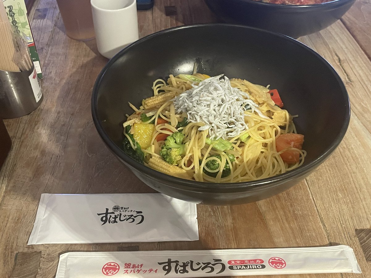 pika7000point's tweet photo. 今日のごはん

お仕事終わりにパスタしてきました(о´∀`о)
渋谷の街が一望できて素敵でした😀 https://t.co/xnkrZkVIM0