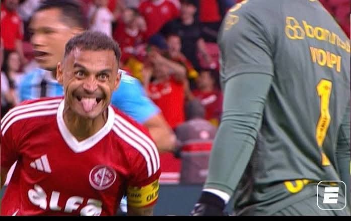 vladokche's tweet photo. @AlanPatrick sendo humilde... srm soberba. https://t.co/I7oveMmy3r