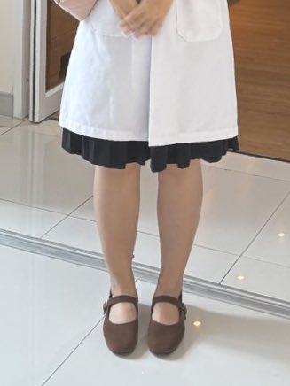 ลืมลงรีวิวให้คุณลุง คือสีน้องถูกต้องมากกกกกก ความสบายถือว่าโอเคสำหรับคัทชู น่าจะต้องเผื่อไซส์เบอร์นึงสำหรับคนหน้าเท้ากว้าง