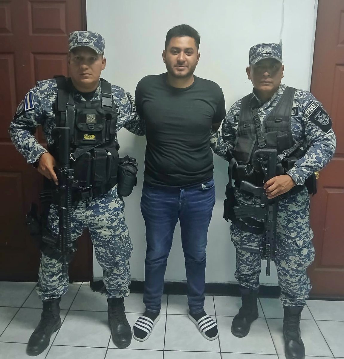 PNC El Salvador tweet media