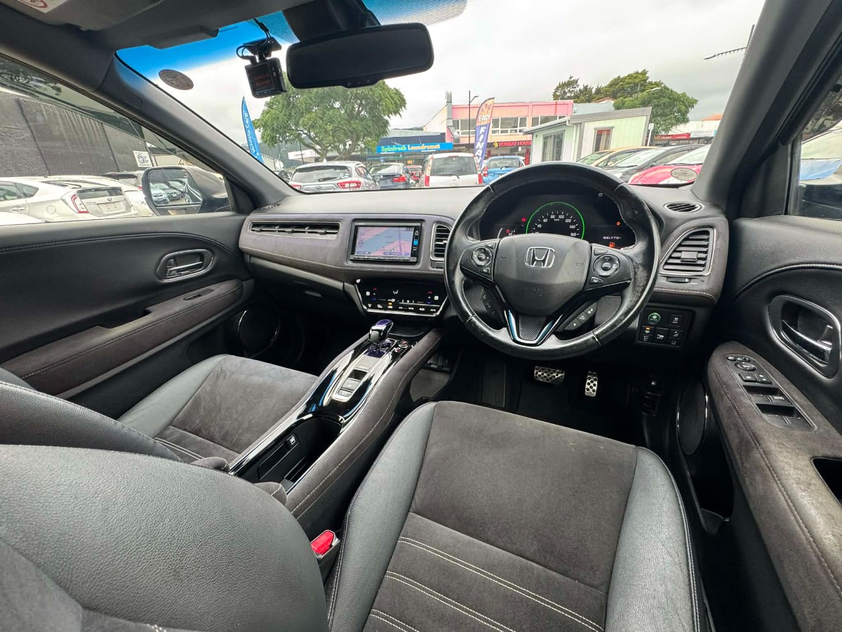 MotorComNZ's tweet image. 🚙 2017 Honda Vezel Hybrid – RS Honda Sensing, Sporty, efficient, and packed with smart safety  🌟
#honda #vezel #hybrid #sporty #efficient #buynow #newzealand 
motorcom.co.nz/listing/45250/