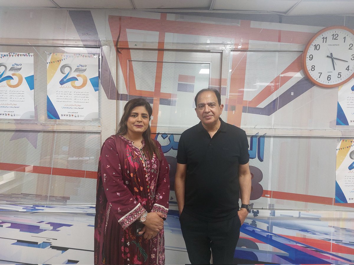 asifbashirch's tweet photo. بریکنگ نیوز ____!
سینیئر صحافی اور جیو نیوز کے ڈائیریکٹر نیوز جناب رانا جواد نے نیشنل پریس کلب انتخابات میں پہلی خاتون صدارتی امیدوار نئیر علی کو ووٹ اور سپورٹ کا اعلان کر دیا___!
شکریہ رانا صاحب 🙏
@ranajawad
@Nayyer_Aliz https://t.co/eAK5qFKMMM