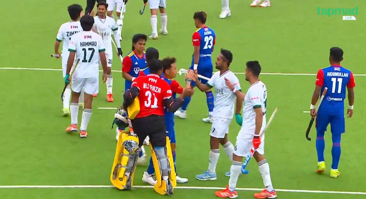 FT: Pakistan 5-3 Malaysia

Pakistan have one foot in the semi-finals of FIH Hockey World Cup 2026 Qualifiers with a come from behind victory against Malaysia. Back-to-back wins for Ammad Butt's boys. 

SUPERB STUFF, PAKISTAN ZINDABAD! 🇵🇰💚👏

#HWC2026 #Hockey