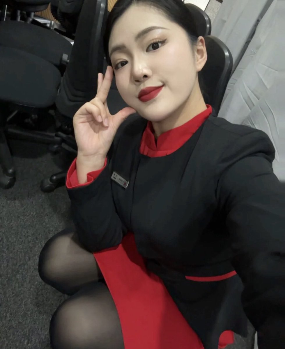 川航空姐 菲菲 tweet media