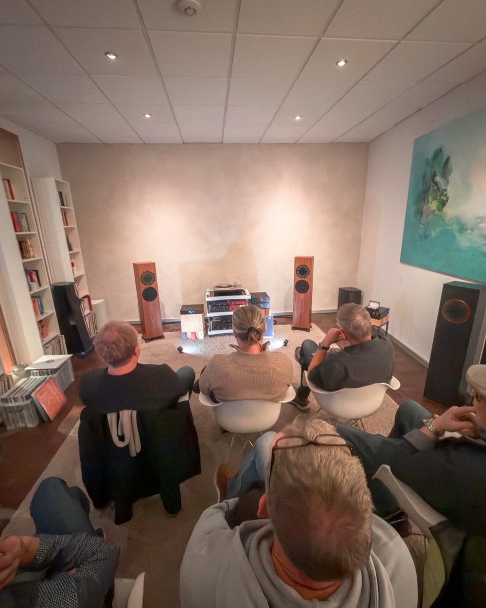 splhifi's tweet photo. Some impressions from the SPL Days at Auditorium in Münster 🇩🇪
We like to thank all visitors who came to see and listen to the SPL Professional Fidelity series 🎶

Shout out to our partners from Manger Audio 👍 https://t.co/KlPs2wALDM