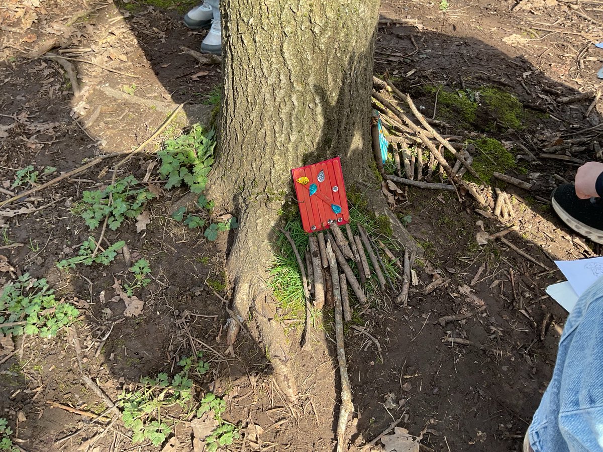 OLSMtweeters's tweet image. Year 5 have been using our forest area as inspiration for creative writing and using their door portals to a mythical land as to fire imagination for creative writing. #outdoorclass #creativewriting #expressiveartsandwriting